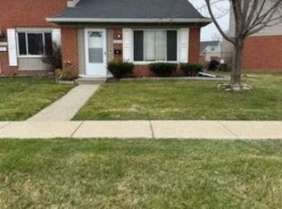 29020 Ann Arbor Trl, Westland, MI 48185