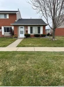 29020 Ann Arbor Trl, Westland, MI, 48185