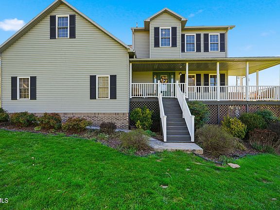 3rd image of 235 Cottontail Dr
