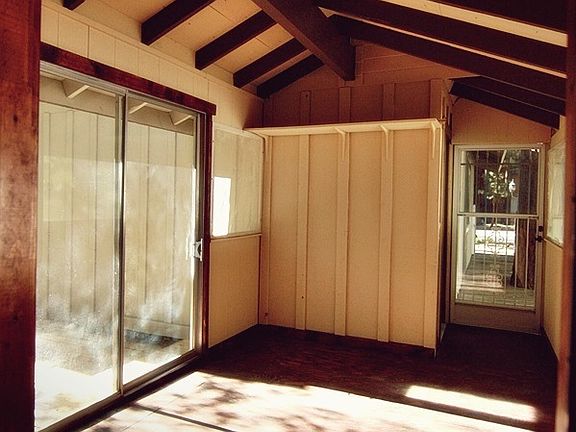 4th image of 799 Sonoma Ave