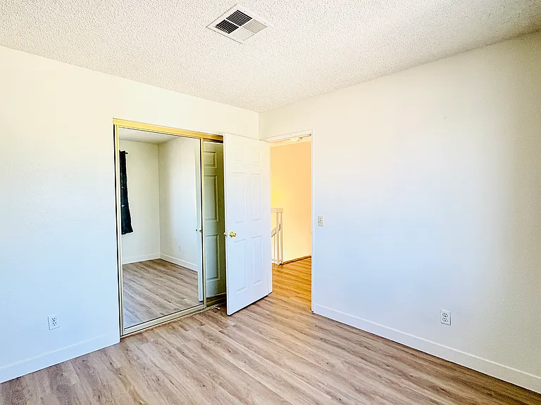 1013 W Linden St #16 — Photo 10