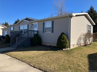 6157 Addison Way, Fenton, MI 48430