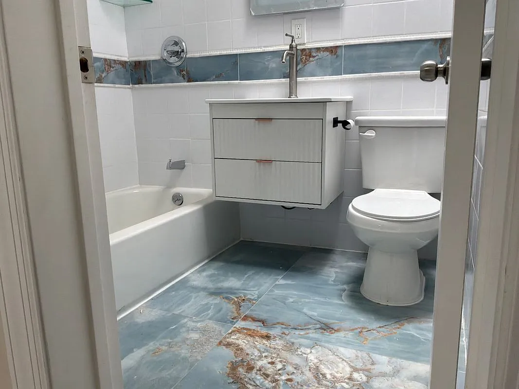 2 bed, 1.0 bath, 1000 sqft, $3,600 — Photo 2