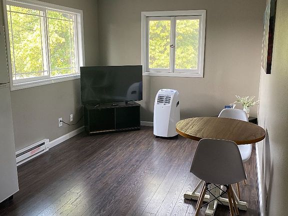 5th image of 2646 1/2 Wyoming Ave