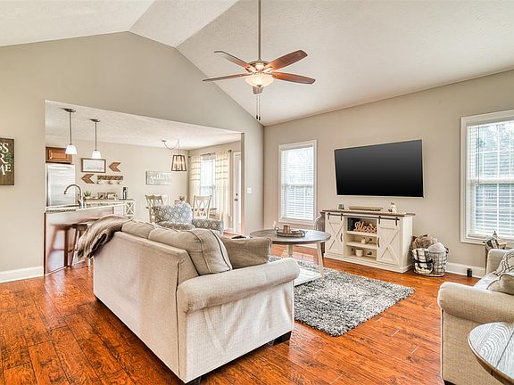 4th image of 269 Cedar Run St