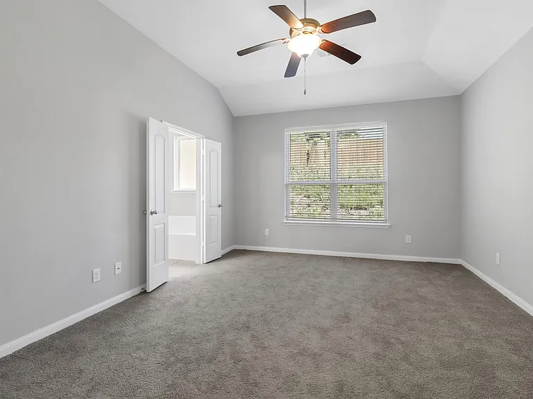 2136 Mulberry Dr — Photo 8