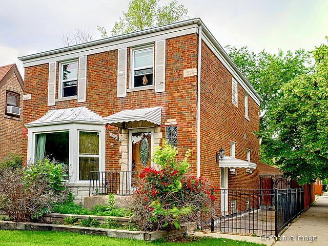 1st image of 6100 W Wellington Ave