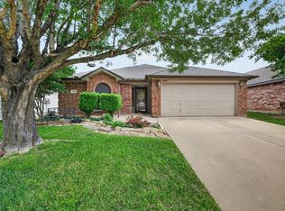 4325 Sweet Clover Ln, Crowley, TX 76036
