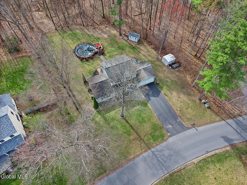 4th image of 19 Iris Avenue