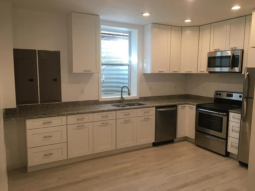 2 bed, 1200 sqft, $1,300 — Photo 1