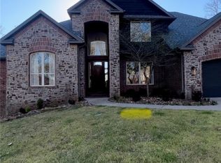 13125 Creek View Rd, Bentonville, AR 72712