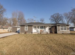 404 N August St, Mascoutah, IL