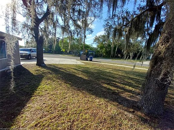 5th image of 1468 Hawthorne Dr