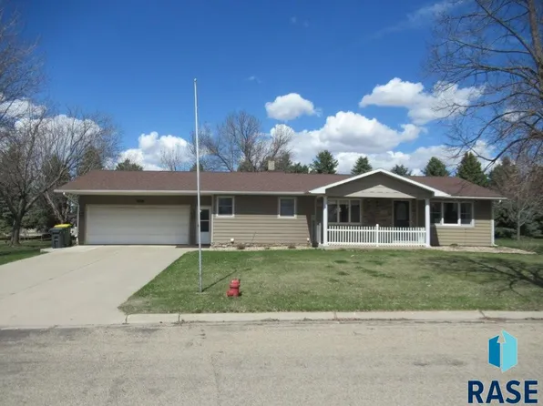 300 Sagratti St W, Edgerton, MN 56128