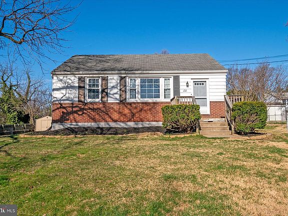 3rd image of 712 Dorchester Rd