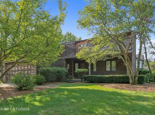 3413 Summerhill Dr, Woodridge, IL 60517