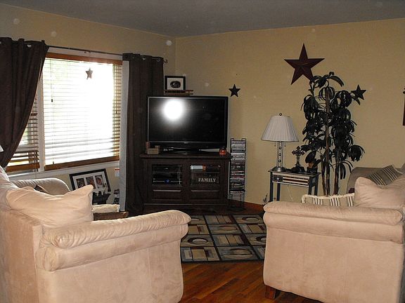 2nd image of 1801 Borden Ave