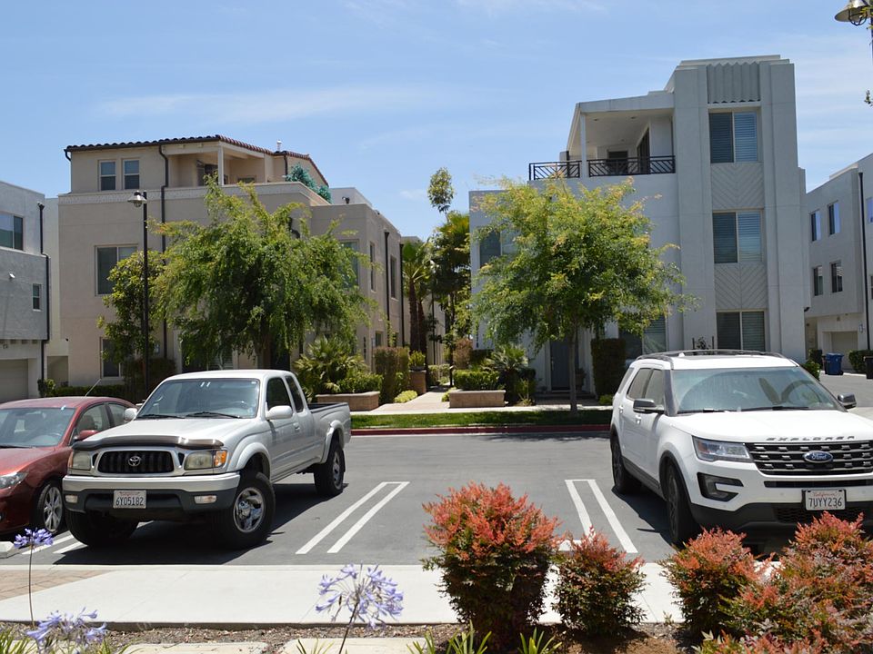 1st image of 5563 Palm Dr