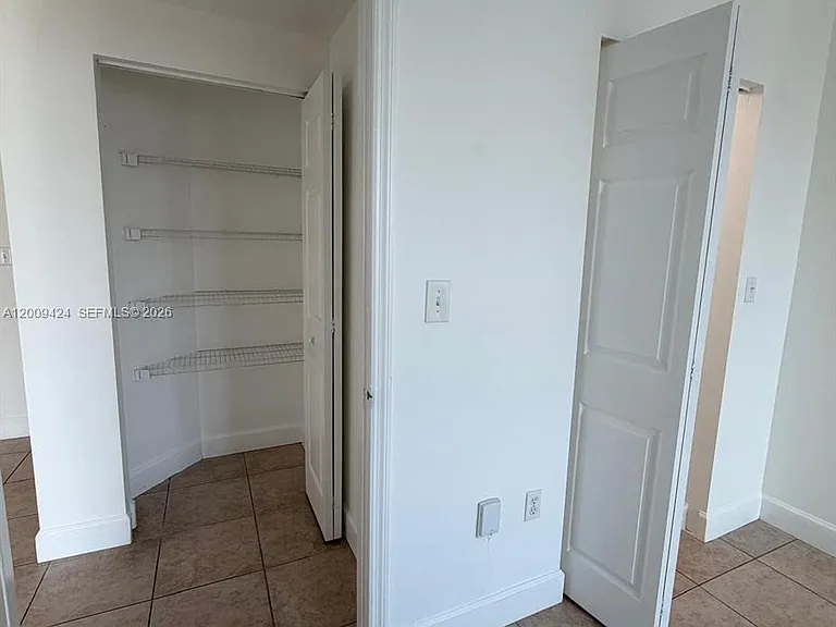 50 Menores Ave #518 — Photo 14