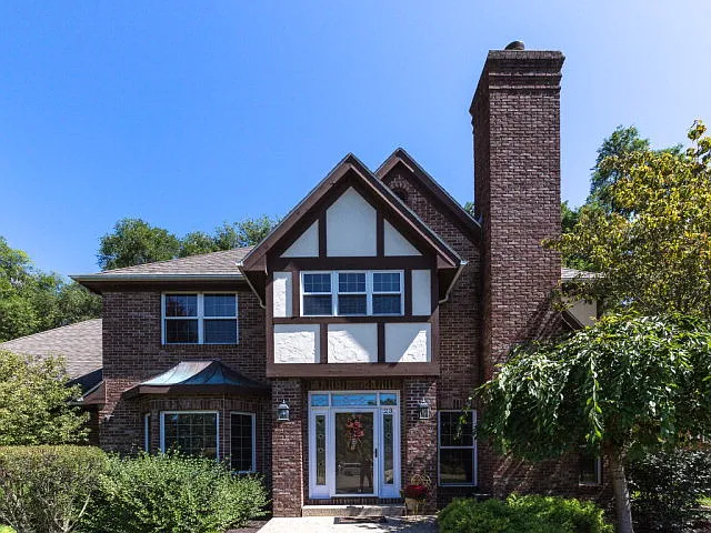 23 Lakeshore Ct photo 1