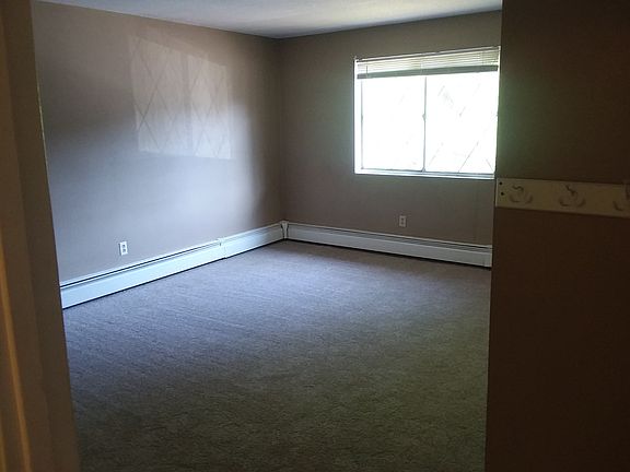3rd image of 2 Pembroke Dr Unit 15