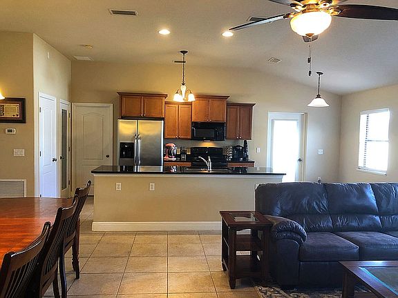 5th image of 3613 Garrett Dr