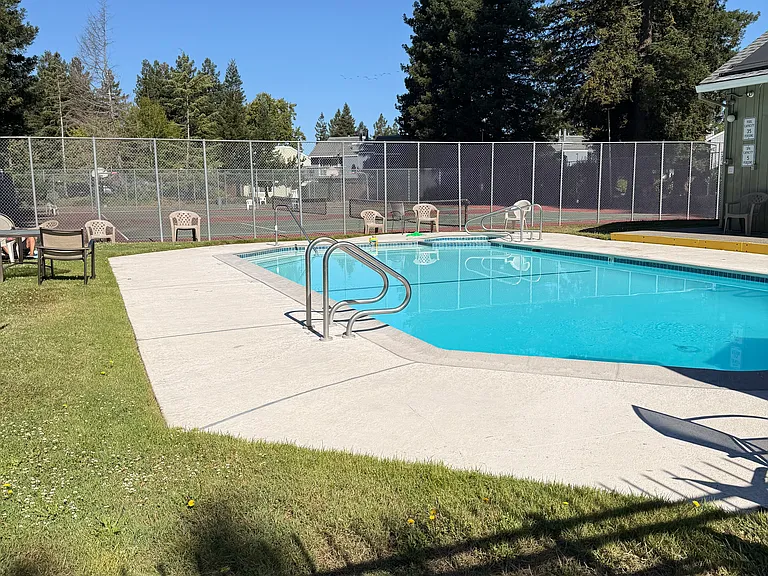 794 Racquet Club Cir — Photo 2