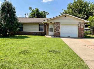 1911 Ridgeway Rd, Blackwell, OK 74631