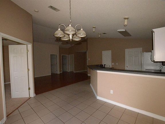 4th image of 1598 Galvin Ave