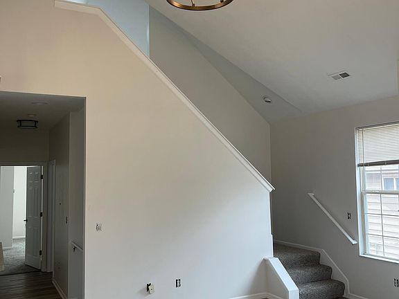 3rd image of 1520 Glenn Ave