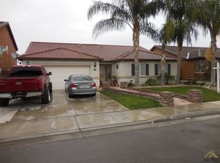 2541 Casa Serena Dr, Delano, CA 93215