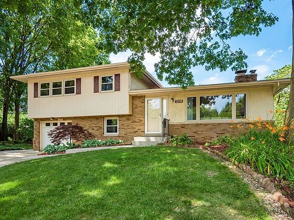 3rd image of 1216 Shady Hill Dr