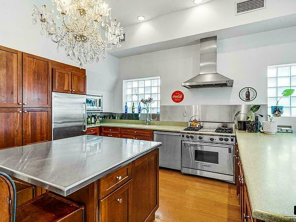 4th image of 133 Norfolk St #3
