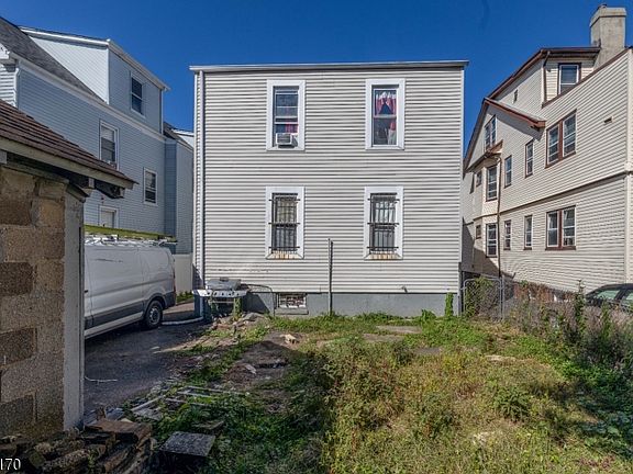 3rd image of 240 Myrtle Ave
