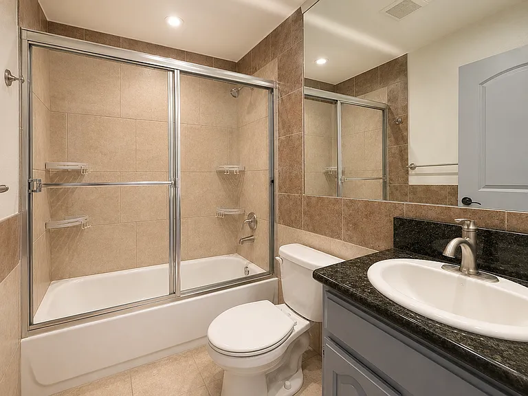 NoHo Liv Apartments — Photo 20