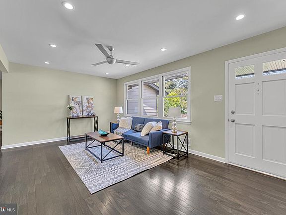 4th image of 1736 Winslow Rd