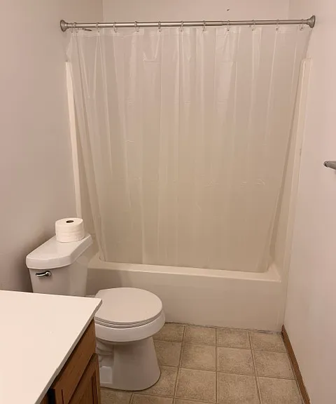670 Roscoe Ave — Photo 23