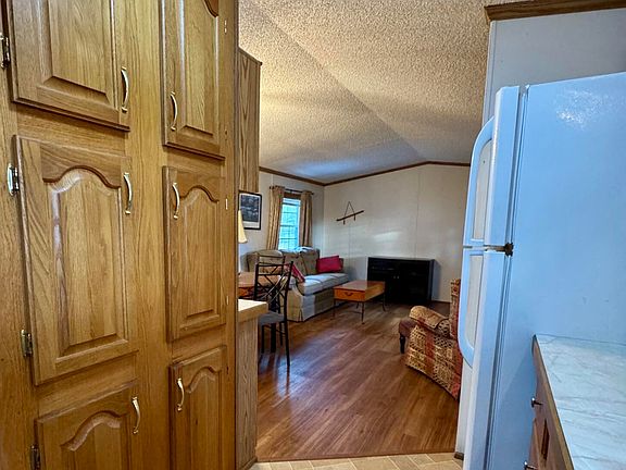 3rd image of 42 Ridge Road