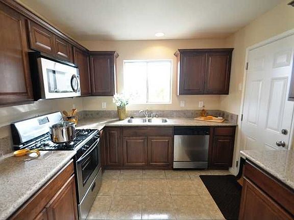 5th image of 110 S Wedgewood Dr