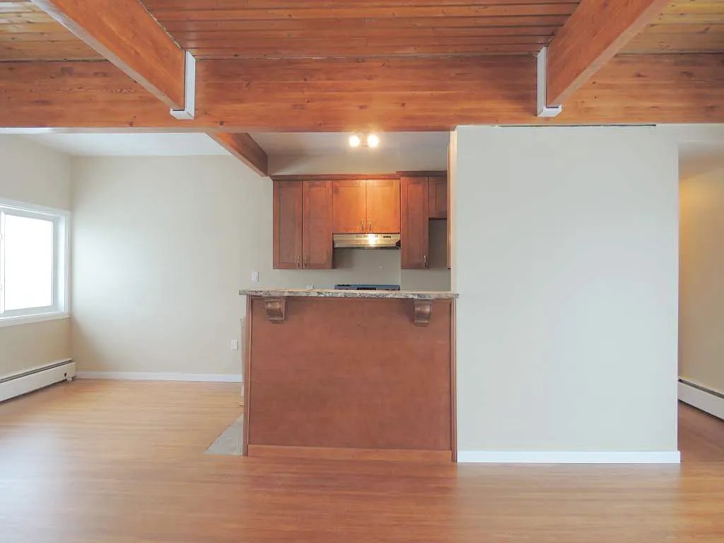 Cedar Tower — Photo 4