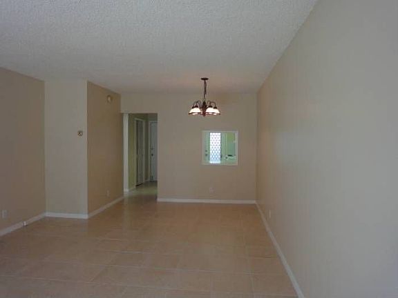 Living/Dining Area