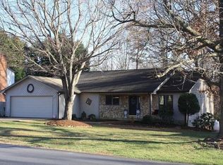 5327 Lisa Ln, Hickory, NC 28602