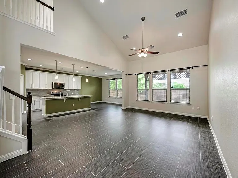 10617 Portico Ln — Photo 4