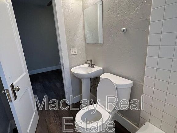5th image of 2032 W Adams St Unit 1