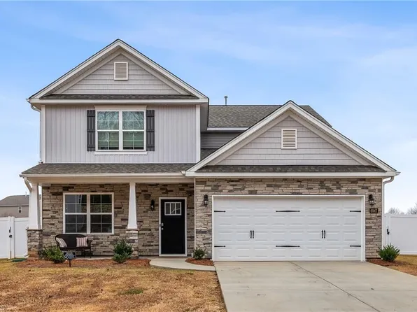 6947 Saddlebred Dr, Trinity, NC 27370