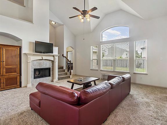 4th image of 2610 Chinaberry Park Ln