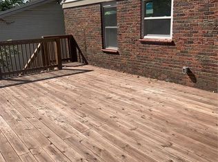 2712 Old Hanley Rd, Saint Louis, MO 63114