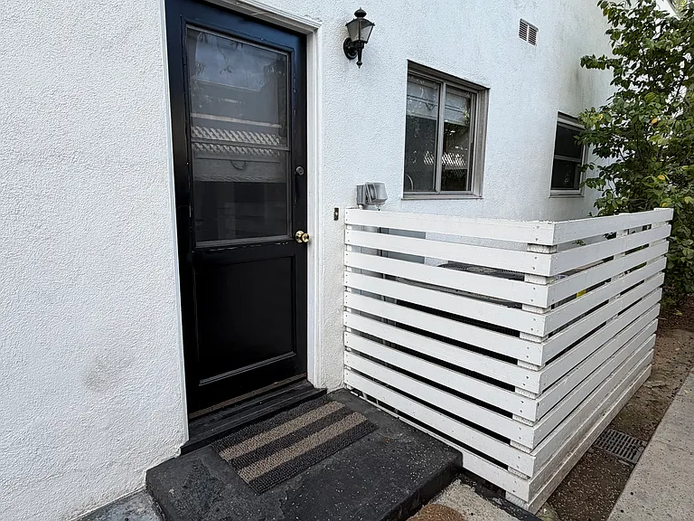 681 S Orange Grove Blvd #2 — Photo 13