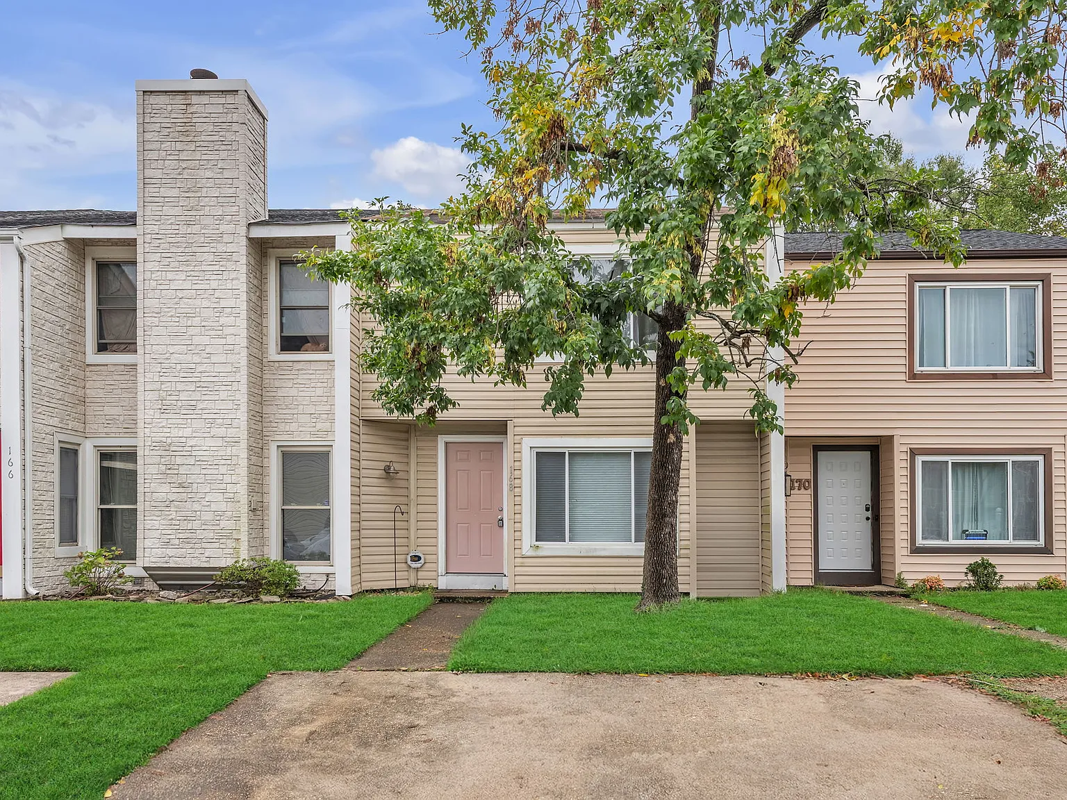 2 bed, 1138 sqft, $1,800 — Photo 1
