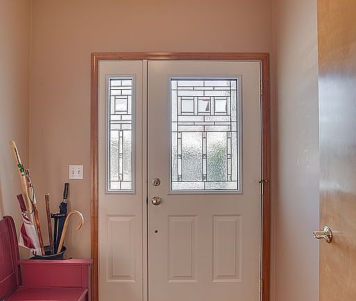 2nd image of 516 Cedar Wood Ln